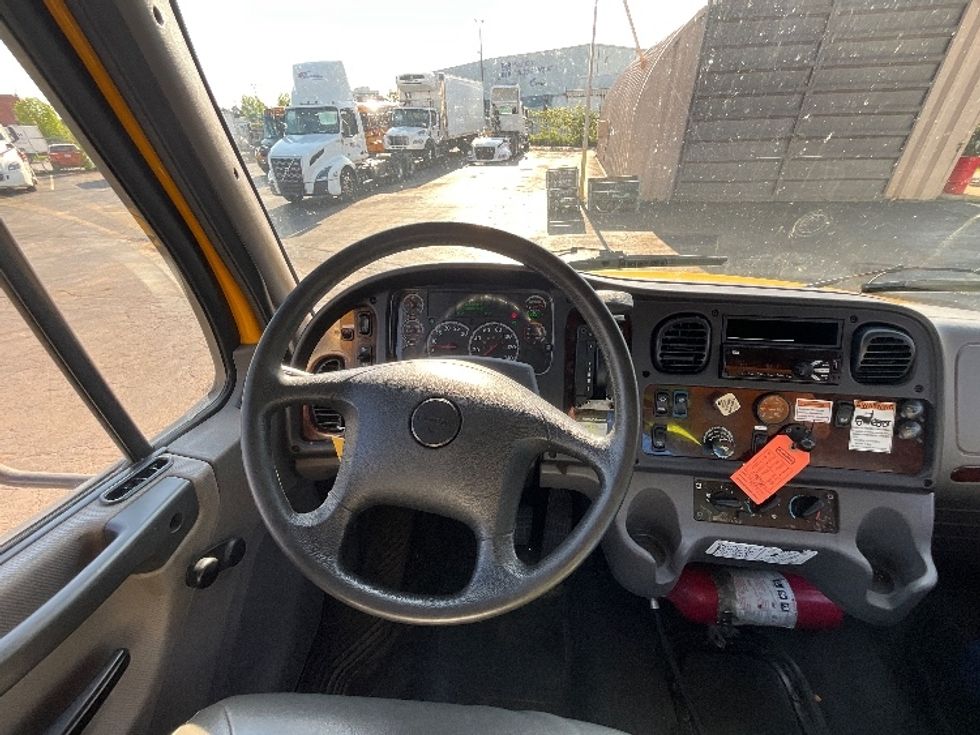 Medium Duty Box Truck-Light and Medium Duty Trucks-Freightliner-2020-M2-Burlington-ON-342,708\n\t\tkm-$ 54,250 - Image 18
