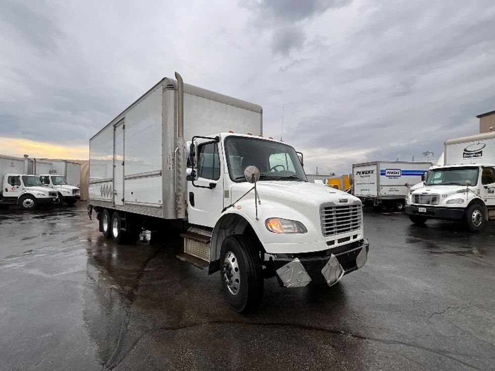 Medium Duty Box Truck-Light and Medium Duty Trucks-Freightliner-2020-M2-Burlington-ON-371,566\n\t\tkm-$ 68,000 - Image 1
