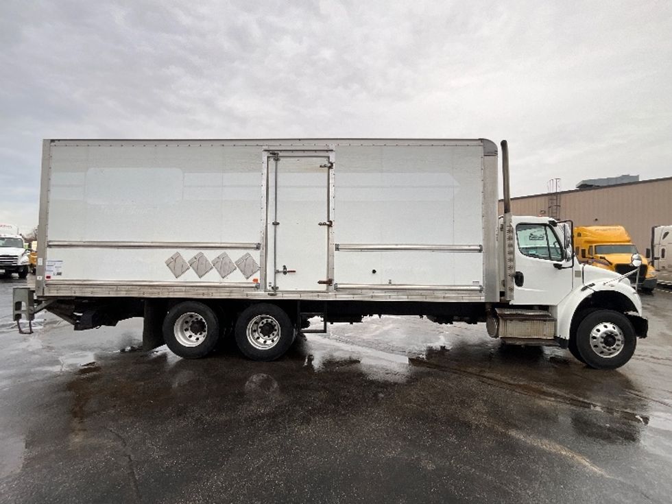 Medium Duty Box Truck-Light and Medium Duty Trucks-Freightliner-2020-M2-Burlington-ON-371,566\n\t\tkm-$ 68,000 - Image 15
