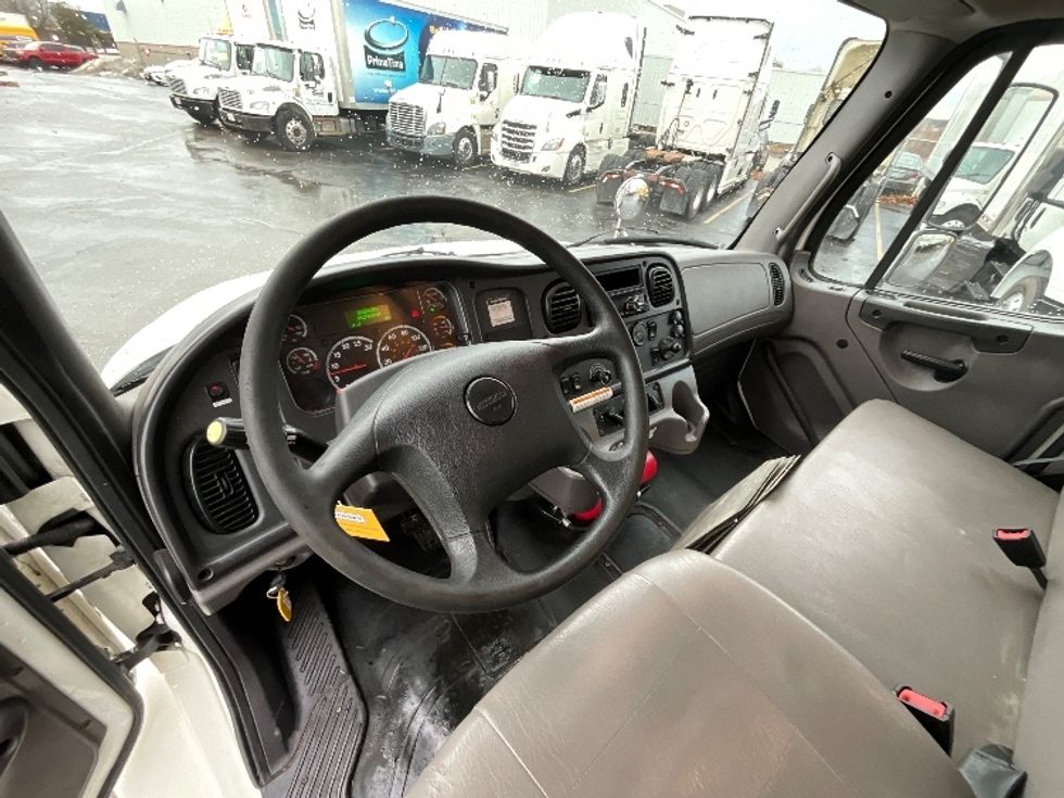 Medium Duty Box Truck-Light and Medium Duty Trucks-Freightliner-2020-M2-Burlington-ON-371,566\n\t\tkm-$ 68,000 - Image 17