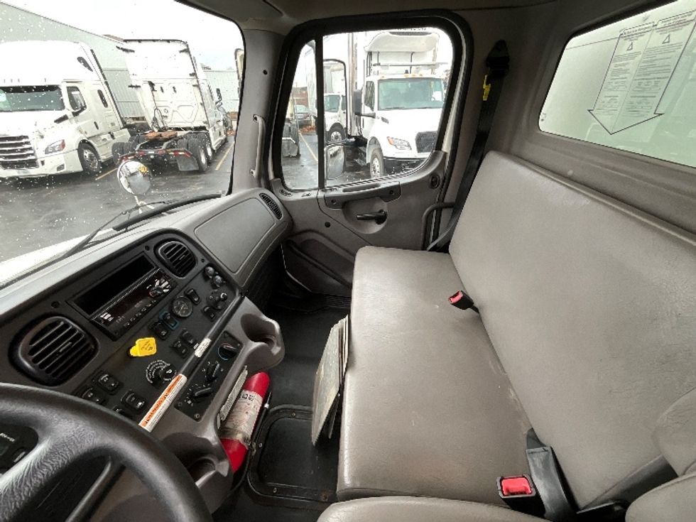 Medium Duty Box Truck-Light and Medium Duty Trucks-Freightliner-2020-M2-Burlington-ON-371,566\n\t\tkm-$ 68,000 - Image 19