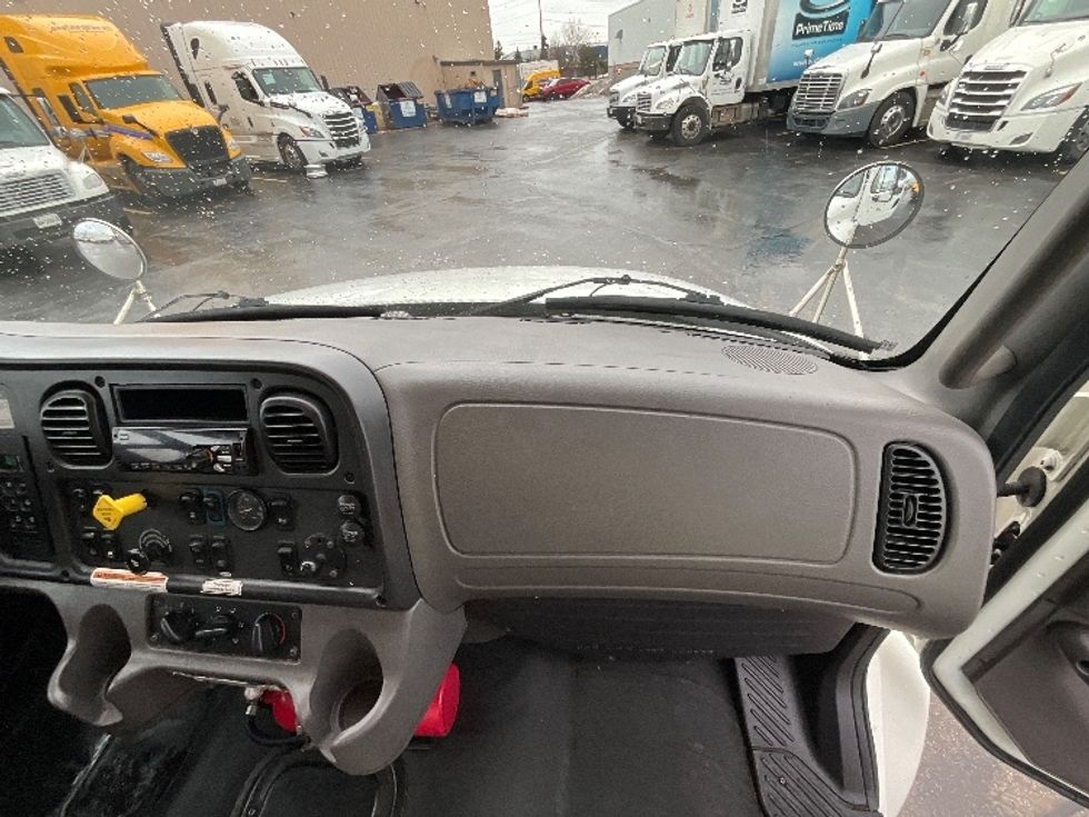Medium Duty Box Truck-Light and Medium Duty Trucks-Freightliner-2020-M2-Burlington-ON-371,566\n\t\tkm-$ 68,000 - Image 21