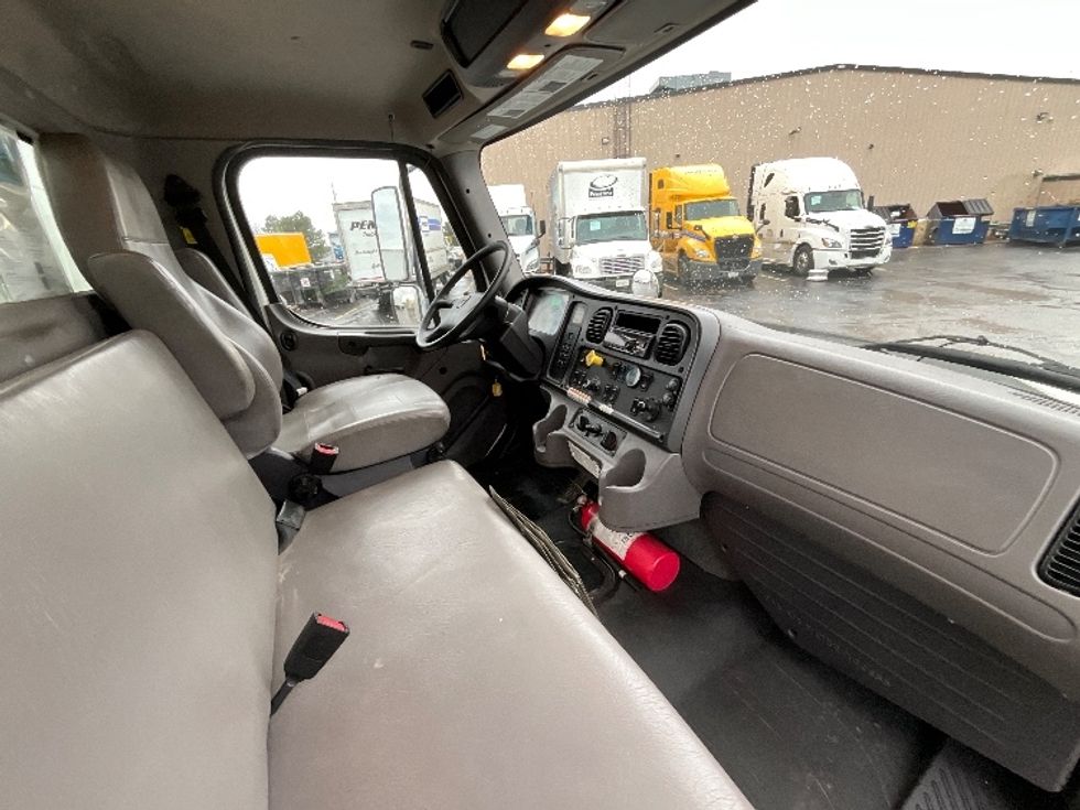 Medium Duty Box Truck-Light and Medium Duty Trucks-Freightliner-2020-M2-Burlington-ON-371,566\n\t\tkm-$ 68,000 - Image 22