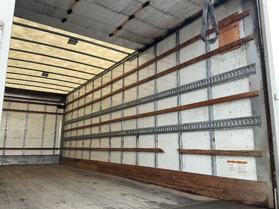 Medium Duty Box Truck-Light and Medium Duty Trucks-Freightliner-2020-M2-Burlington-ON-372,277\n\t\tkm-$ 54,500 - Image 12