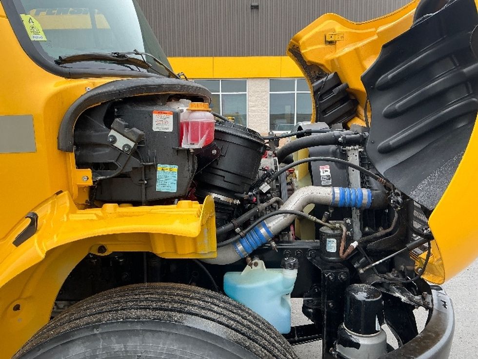 Medium Duty Box Truck-Light and Medium Duty Trucks-Freightliner-2020-M2-Burlington-ON-372,277\n\t\tkm-$ 54,500 - Image 23