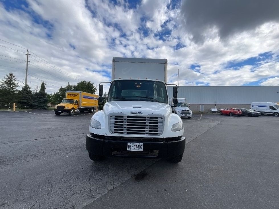 Medium Duty Box Truck-Light and Medium Duty Trucks-Freightliner-2020-M2-Burlington-ON-486,795\n\t\tkm-$ 42,250 - Image 2