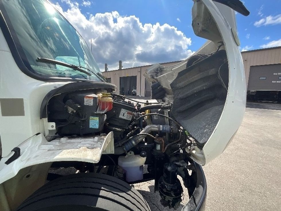 Medium Duty Box Truck-Light and Medium Duty Trucks-Freightliner-2020-M2-Burlington-ON-486,795\n\t\tkm-$ 42,250 - Image 23