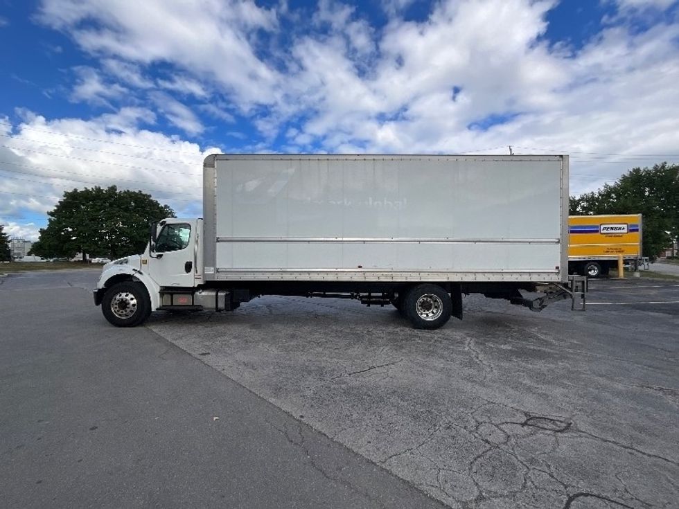 Medium Duty Box Truck-Light and Medium Duty Trucks-Freightliner-2020-M2-Burlington-ON-486,795\n\t\tkm-$ 42,250 - Image 4