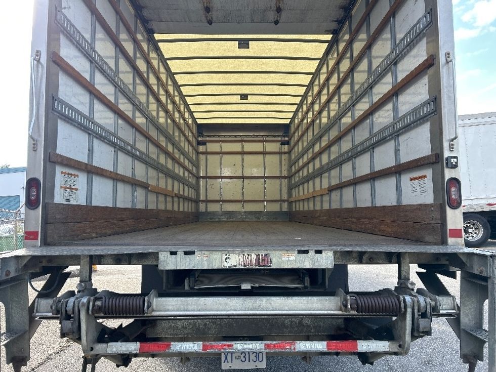 Medium Duty Box Truck-Light and Medium Duty Trucks-Freightliner-2020-M2-Burnaby-BC-195,257\n\t\tkm-$ 76,750 - Image 10