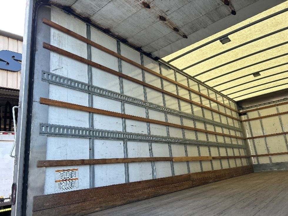 Medium Duty Box Truck-Light and Medium Duty Trucks-Freightliner-2020-M2-Burnaby-BC-195,257\n\t\tkm-$ 76,750 - Image 11