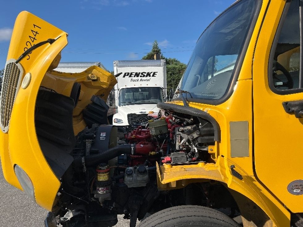 Medium Duty Box Truck-Light and Medium Duty Trucks-Freightliner-2020-M2-Burnaby-BC-195,257\n\t\tkm-$ 76,750 - Image 24
