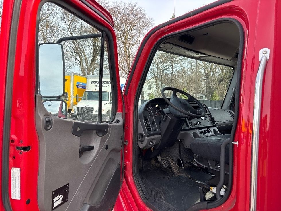 Medium Duty Box Truck-Light and Medium Duty Trucks-Freightliner-2020-M2-Byron Center-MI-276,914\n\t\tmiles-$ 37,250 - Image 16