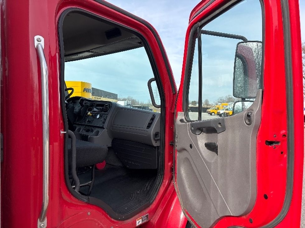 Medium Duty Box Truck-Light and Medium Duty Trucks-Freightliner-2020-M2-Byron Center-MI-276,914\n\t\tmiles-$ 37,250 - Image 20
