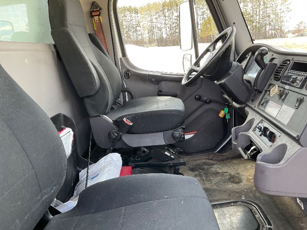 Medium Duty Box Truck-Light and Medium Duty Trucks-Freightliner-2020-M2-Cadillac-MI-234,297\n\t\tmiles-$ 45,250 - Image 22