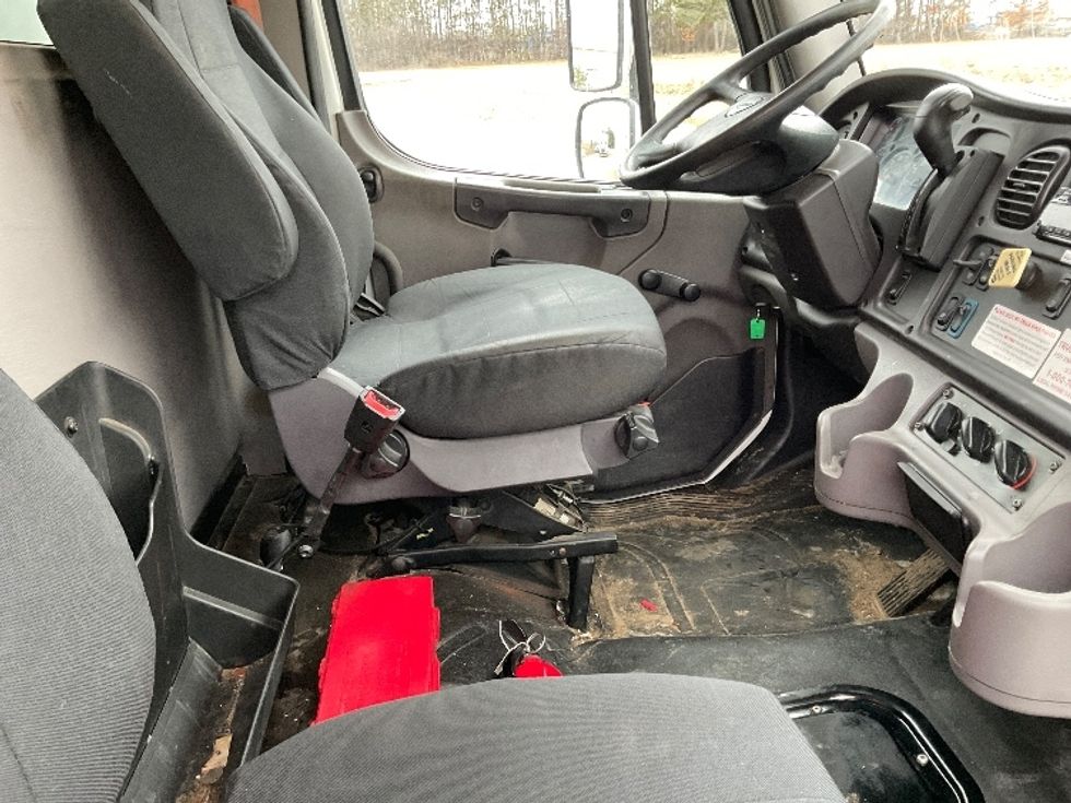 Medium Duty Box Truck-Light and Medium Duty Trucks-Freightliner-2020-M2-Cadillac-MI-244,713\n\t\tmiles-$ 43,750 - Image 22