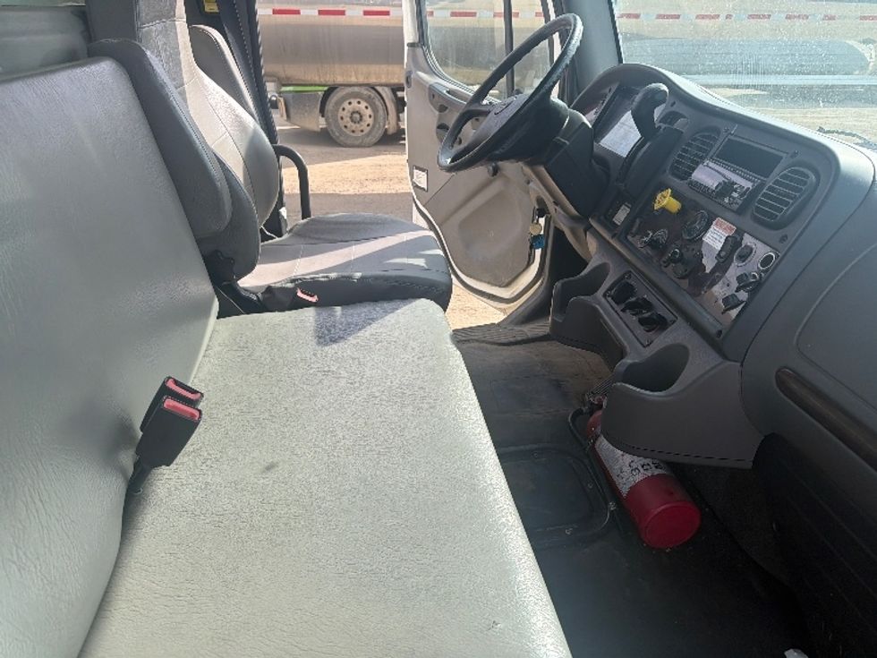 Medium Duty Box Truck-Light and Medium Duty Trucks-Freightliner-2020-M2-Caldwell-ID-243,052\n\t\tmiles-$ 38,500 - Image 21