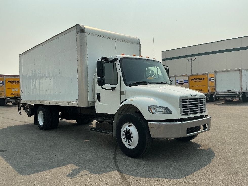 Medium Duty Box Truck-Light and Medium Duty Trucks-Freightliner-2020-M2-Calgary-AB-141,913\n\t\tkm-$ 70,500 - Image 1