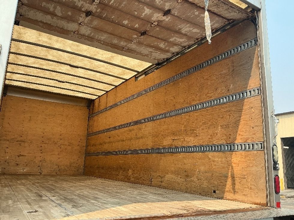 Medium Duty Box Truck-Light and Medium Duty Trucks-Freightliner-2020-M2-Calgary-AB-141,913\n\t\tkm-$ 70,500 - Image 12