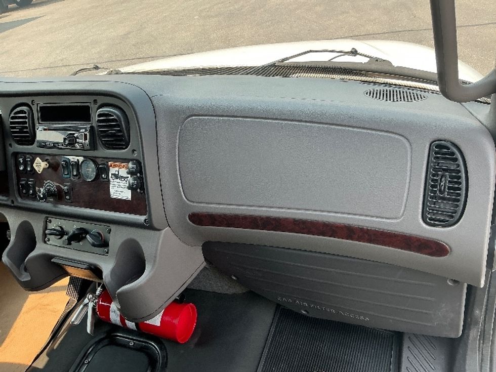 Medium Duty Box Truck-Light and Medium Duty Trucks-Freightliner-2020-M2-Calgary-AB-141,913\n\t\tkm-$ 70,500 - Image 21