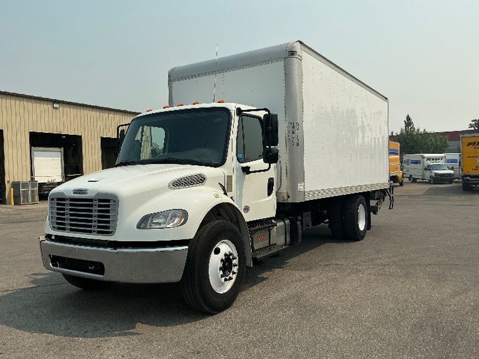 Medium Duty Box Truck-Light and Medium Duty Trucks-Freightliner-2020-M2-Calgary-AB-141,913\n\t\tkm-$ 70,500 - Image 3
