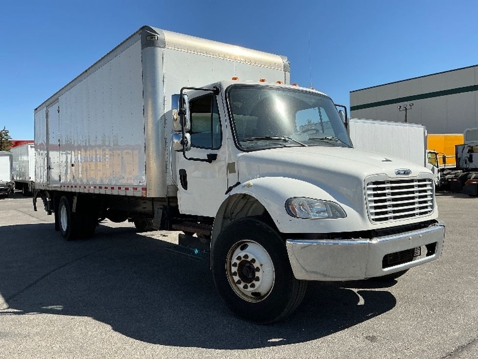 Medium Duty Box Truck-Light and Medium Duty Trucks-Freightliner-2020-M2-Calgary-AB-149,304\n\t\tkm-$ 77,500 - Image 1