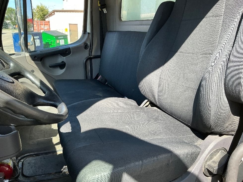 Medium Duty Box Truck-Light and Medium Duty Trucks-Freightliner-2020-M2-Calgary-AB-149,304\n\t\tkm-$ 77,500 - Image 19