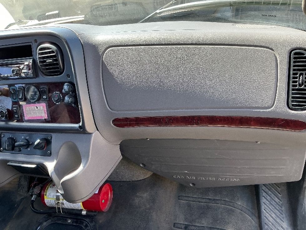 Medium Duty Box Truck-Light and Medium Duty Trucks-Freightliner-2020-M2-Calgary-AB-149,304\n\t\tkm-$ 77,500 - Image 21