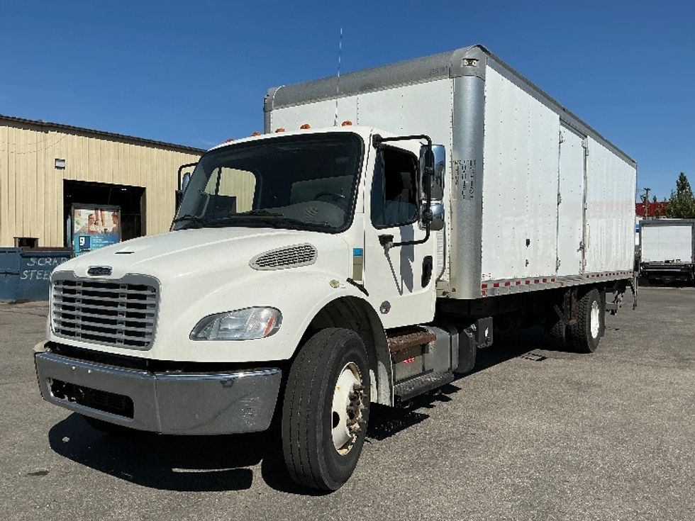 Medium Duty Box Truck-Light and Medium Duty Trucks-Freightliner-2020-M2-Calgary-AB-149,304\n\t\tkm-$ 77,500 - Image 3
