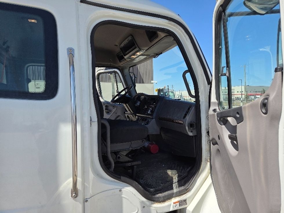 Medium Duty Box Truck-Light and Medium Duty Trucks-Freightliner-2020-M2-Calgary-AB-158,359\n\t\tkm-$ 101,500 - Image 20