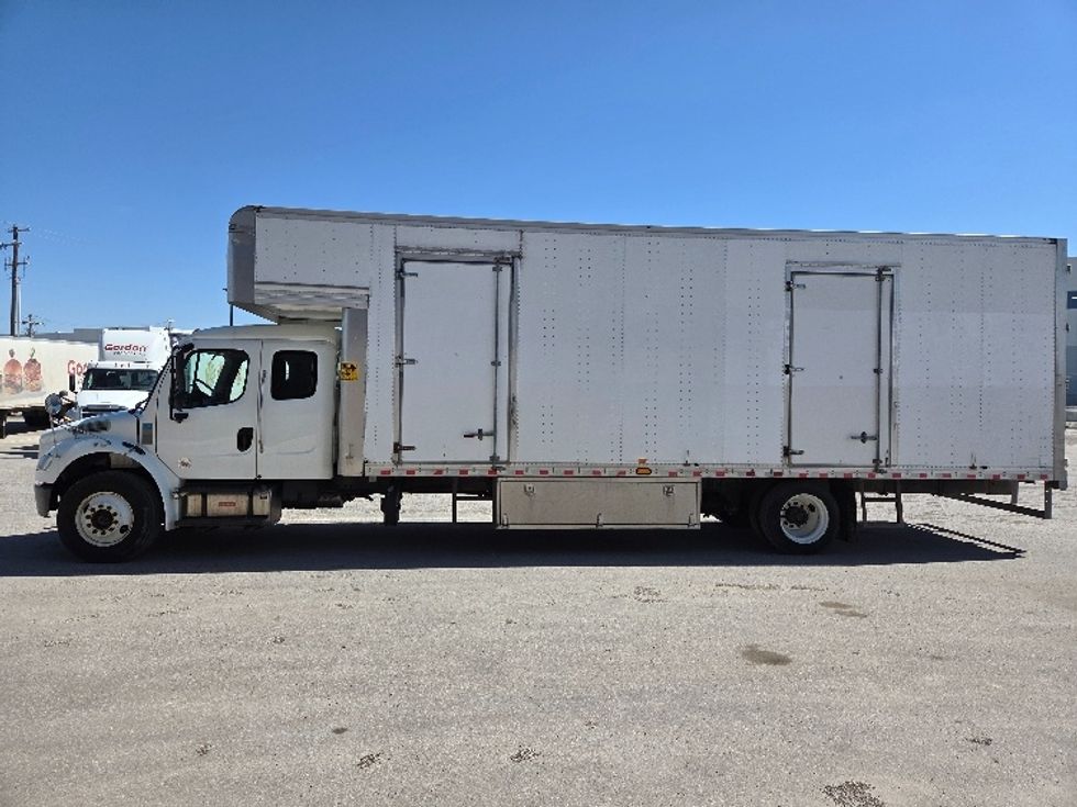 Medium Duty Box Truck-Light and Medium Duty Trucks-Freightliner-2020-M2-Calgary-AB-159,833\n\t\tkm-$ 101,500 - Image 4