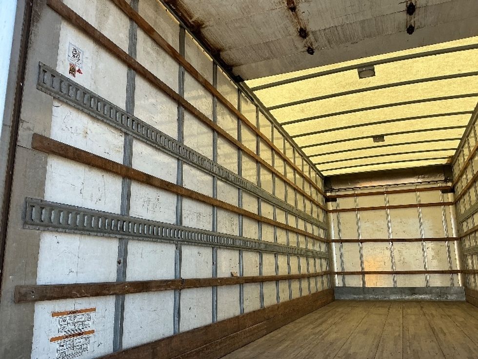 Medium Duty Box Truck-Light and Medium Duty Trucks-Freightliner-2020-M2-Calgary-AB-191,220\n\t\tkm-$ 74,500 - Image 11