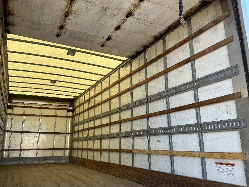 Medium Duty Box Truck-Light and Medium Duty Trucks-Freightliner-2020-M2-Calgary-AB-191,220\n\t\tkm-$ 74,500 - Image 12