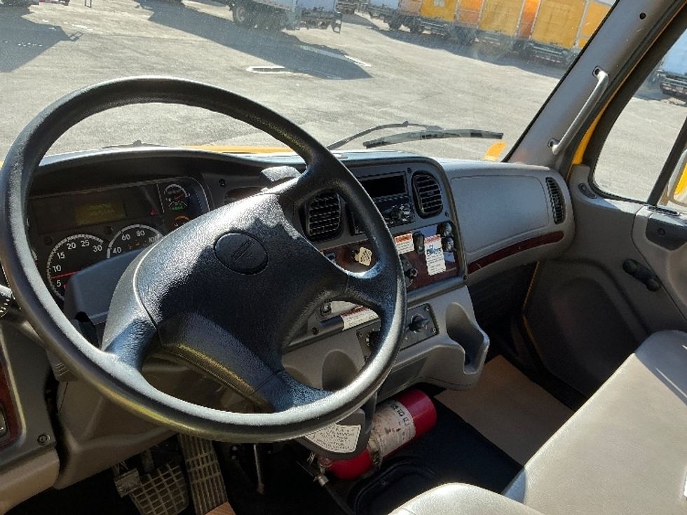 Medium Duty Box Truck-Light and Medium Duty Trucks-Freightliner-2020-M2-Calgary-AB-191,220\n\t\tkm-$ 74,500 - Image 17