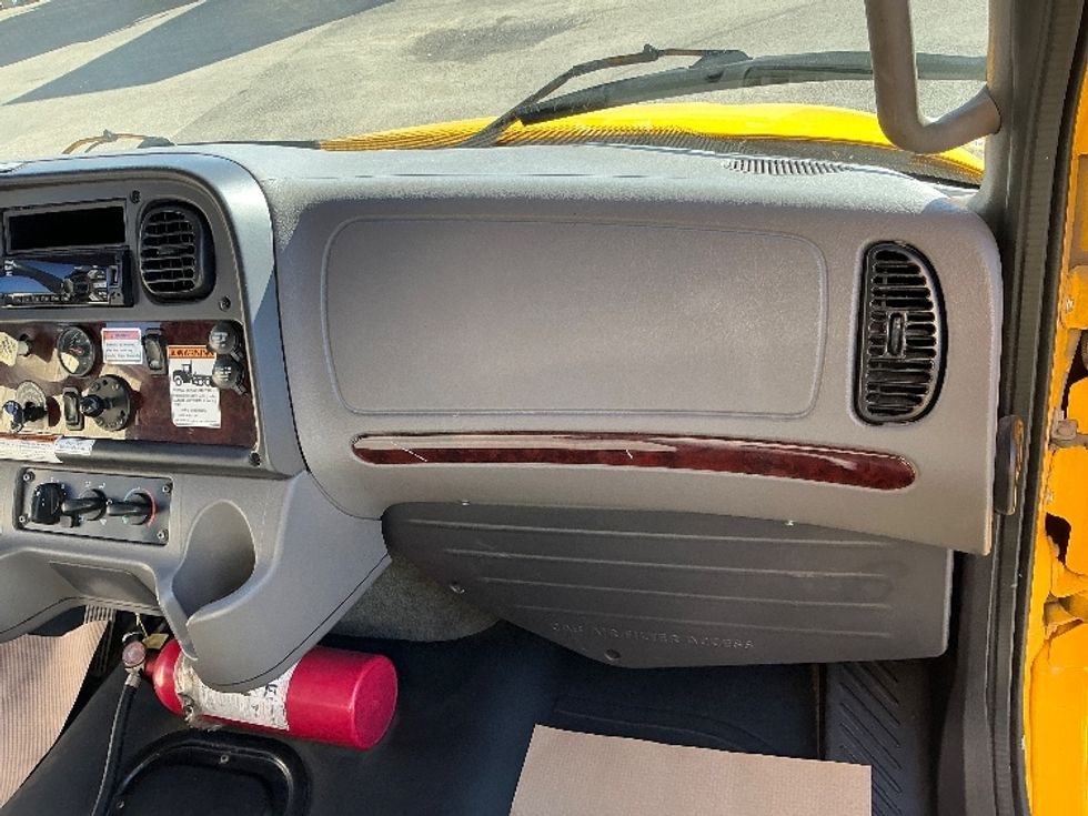 Medium Duty Box Truck-Light and Medium Duty Trucks-Freightliner-2020-M2-Calgary-AB-191,220\n\t\tkm-$ 74,500 - Image 21