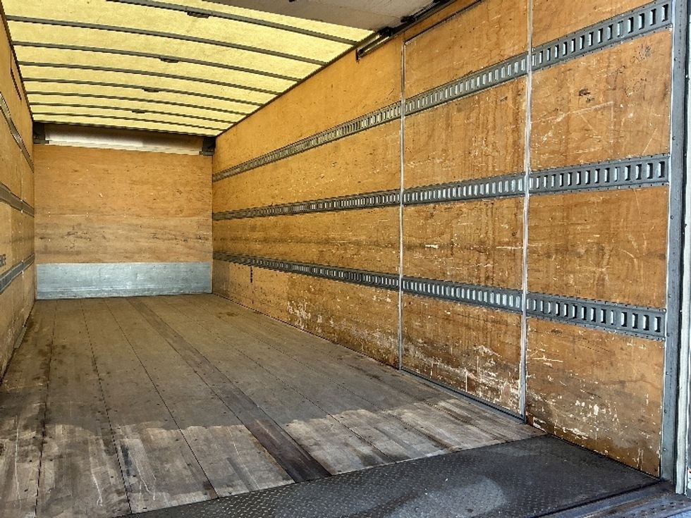 Medium Duty Box Truck-Light and Medium Duty Trucks-Freightliner-2020-M2-Calgary-AB-202,726\n\t\tkm-$ 77,500 - Image 12