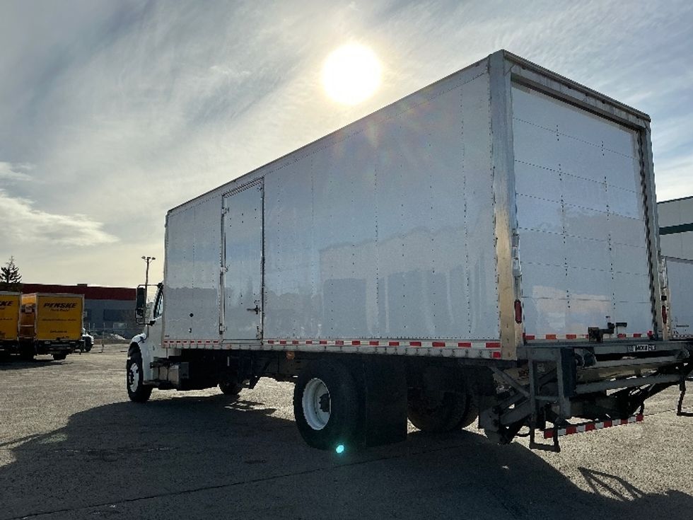 Medium Duty Box Truck-Light and Medium Duty Trucks-Freightliner-2020-M2-Calgary-AB-202,726\n\t\tkm-$ 77,500 - Image 6
