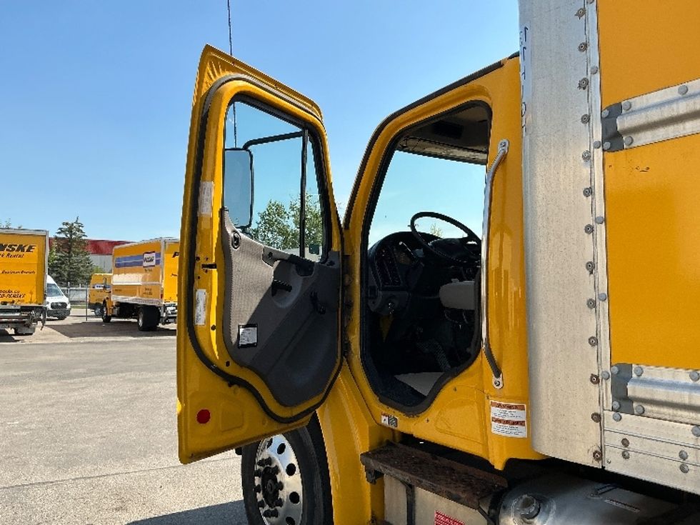 Medium Duty Box Truck-Light and Medium Duty Trucks-Freightliner-2020-M2-Calgary-AB-251,840\n\t\tkm-$ 68,750 - Image 16