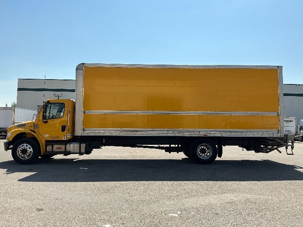Medium Duty Box Truck-Light and Medium Duty Trucks-Freightliner-2020-M2-Calgary-AB-251,840\n\t\tkm-$ 68,750 - Image 4