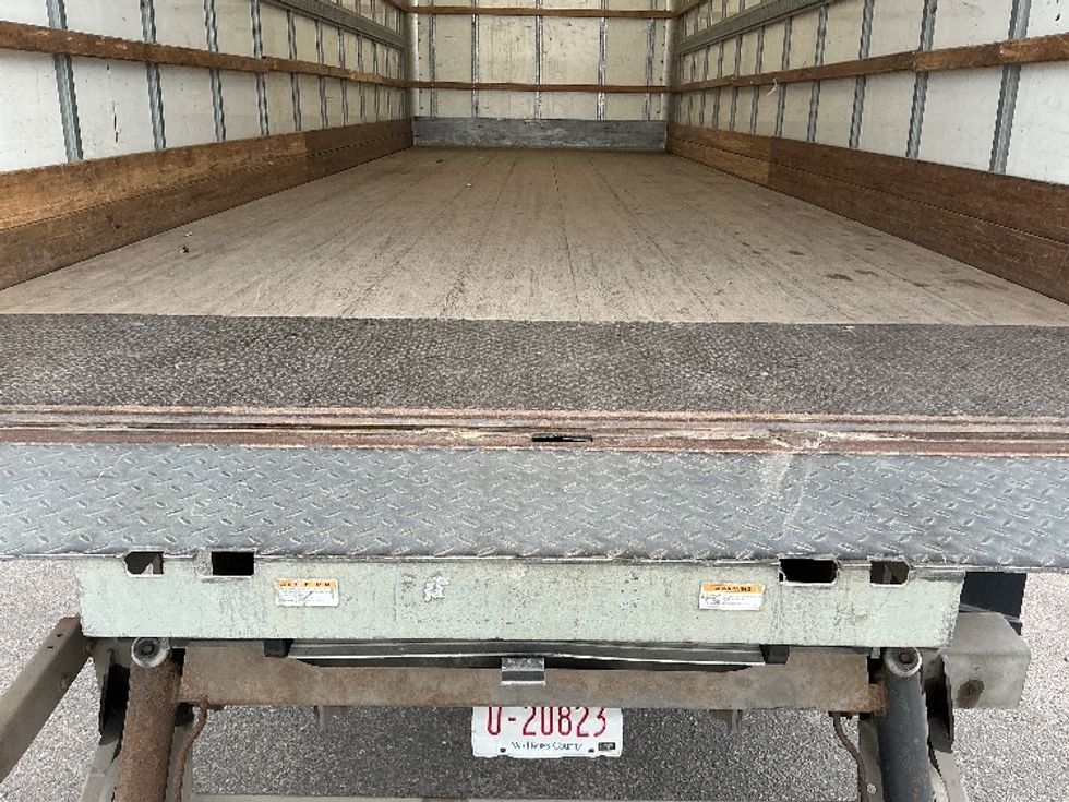 Medium Duty Box Truck-Light and Medium Duty Trucks-Freightliner-2020-M2-Calgary-AB-261,043\n\t\tkm-$ 66,500 - Image 10