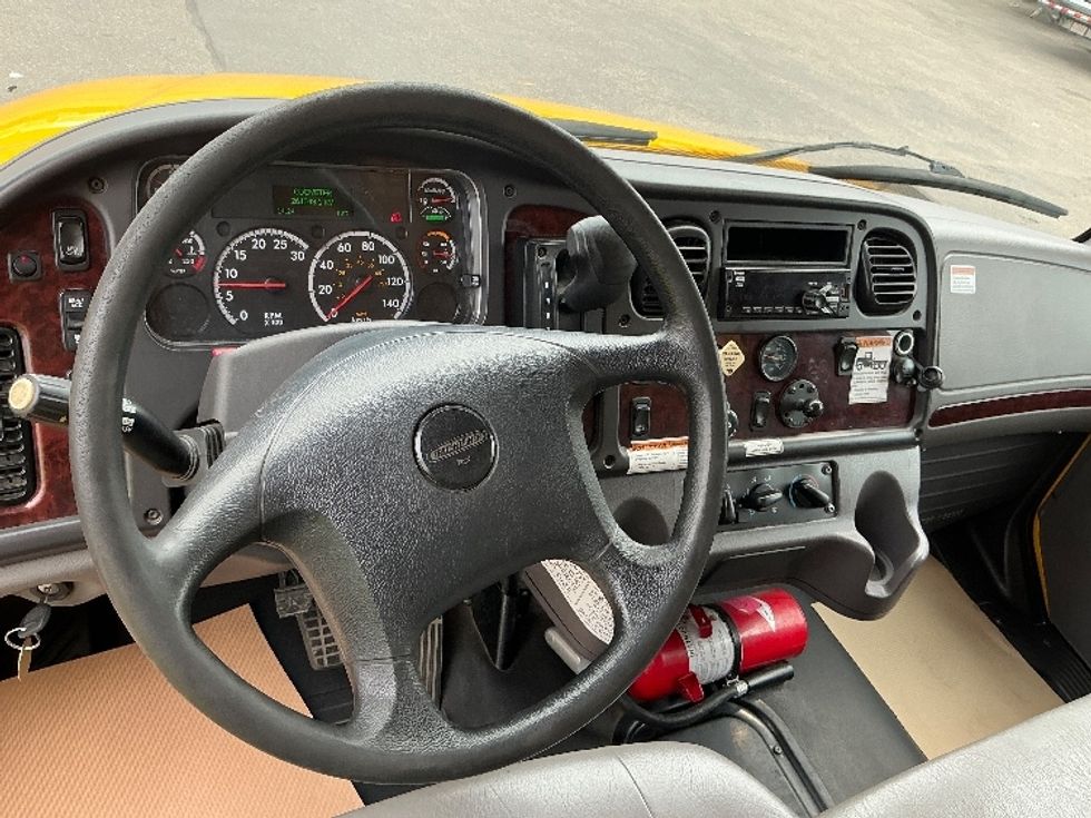 Medium Duty Box Truck-Light and Medium Duty Trucks-Freightliner-2020-M2-Calgary-AB-261,043\n\t\tkm-$ 66,500 - Image 18