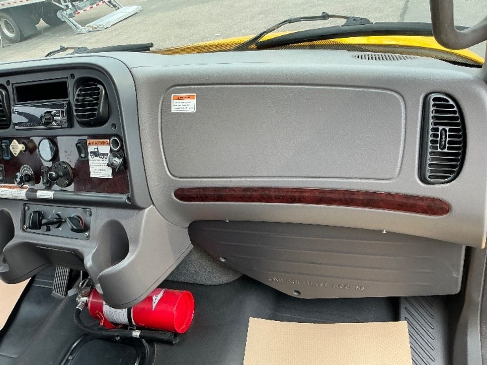 Medium Duty Box Truck-Light and Medium Duty Trucks-Freightliner-2020-M2-Calgary-AB-261,043\n\t\tkm-$ 66,500 - Image 21