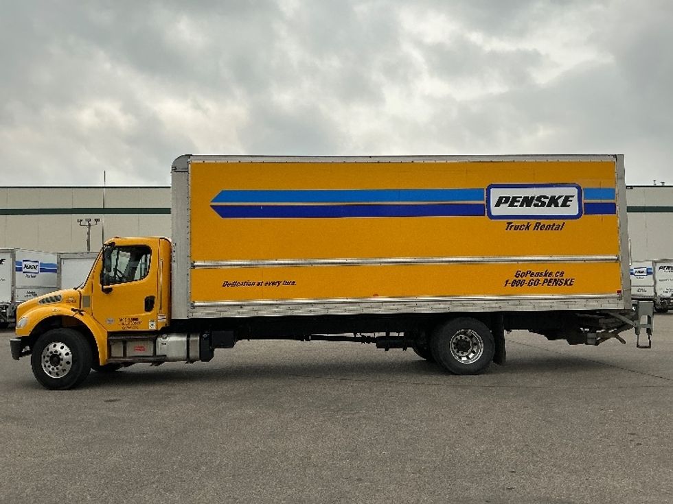 Medium Duty Box Truck-Light and Medium Duty Trucks-Freightliner-2020-M2-Calgary-AB-261,043\n\t\tkm-$ 66,500 - Image 4
