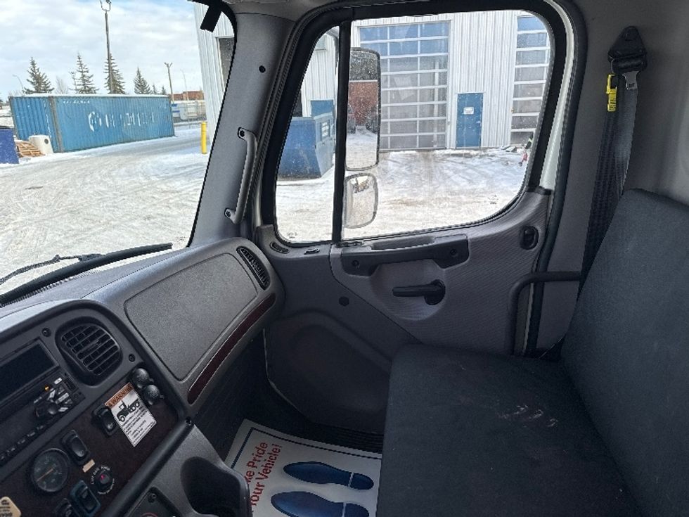 Medium Duty Box Truck-Light and Medium Duty Trucks-Freightliner-2020-M2-Calgary-AB-287,593\n\t\tkm-$ 70,000 - Image 19