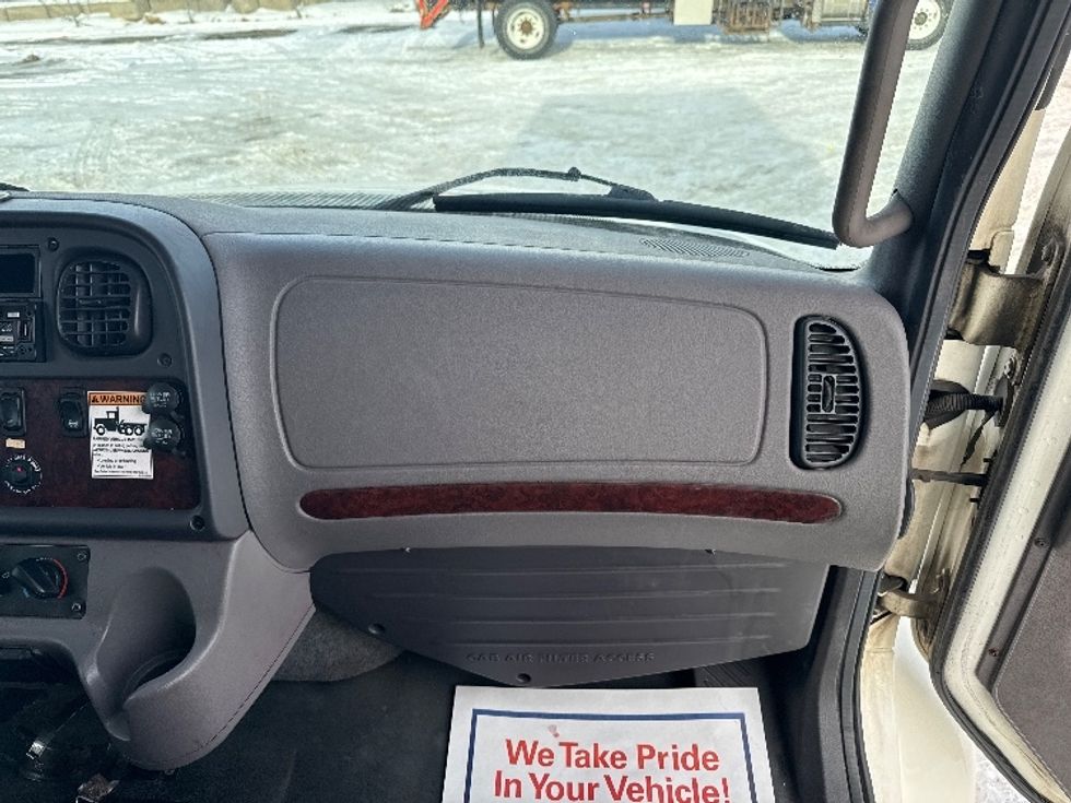 Medium Duty Box Truck-Light and Medium Duty Trucks-Freightliner-2020-M2-Calgary-AB-287,593\n\t\tkm-$ 70,000 - Image 21