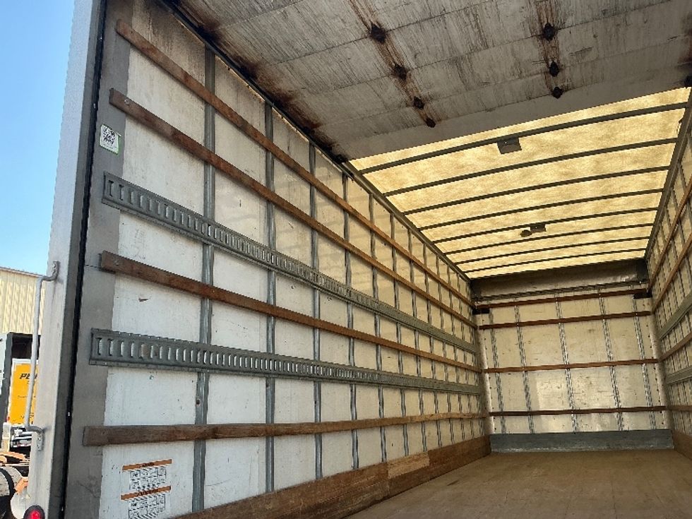 Medium Duty Box Truck-Light and Medium Duty Trucks-Freightliner-2020-M2-Calgary-AB-292,292\n\t\tkm-$ 64,250 - Image 11