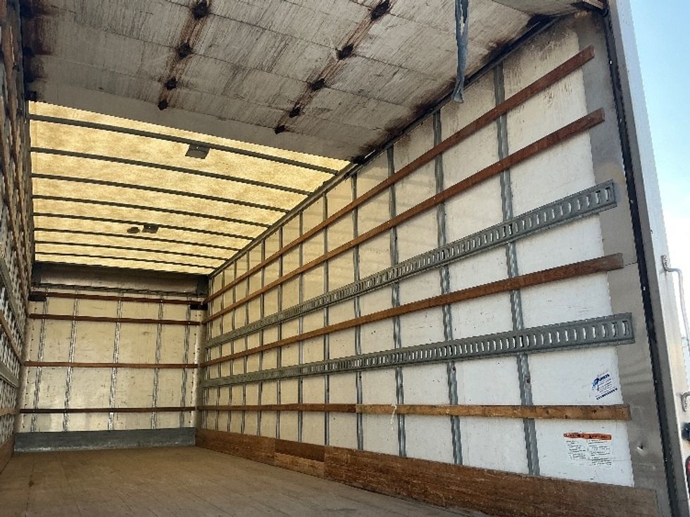 Medium Duty Box Truck-Light and Medium Duty Trucks-Freightliner-2020-M2-Calgary-AB-292,292\n\t\tkm-$ 64,250 - Image 12