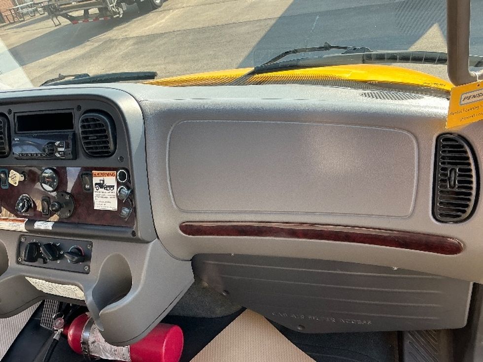 Medium Duty Box Truck-Light and Medium Duty Trucks-Freightliner-2020-M2-Calgary-AB-292,292\n\t\tkm-$ 64,250 - Image 21