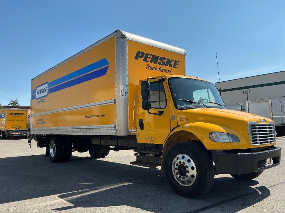 Medium Duty Box Truck-Light and Medium Duty Trucks-Freightliner-2020-M2-Calgary-AB-318,913\n\t\tkm-$ 61,250 - Image 1