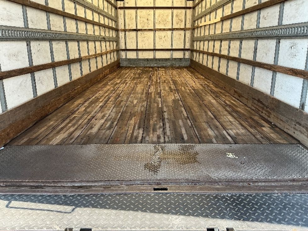 Medium Duty Box Truck-Light and Medium Duty Trucks-Freightliner-2020-M2-Calgary-AB-318,913\n\t\tkm-$ 61,250 - Image 10