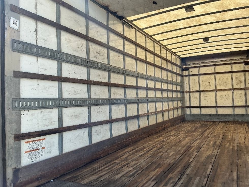 Medium Duty Box Truck-Light and Medium Duty Trucks-Freightliner-2020-M2-Calgary-AB-318,913\n\t\tkm-$ 61,250 - Image 11